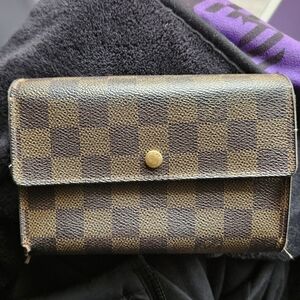 lv damier wallet